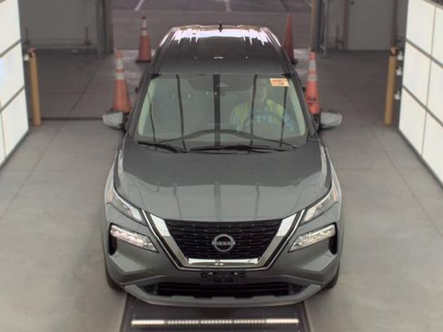 Used 2023 Nissan Rogue SV AWD/4WD image 3