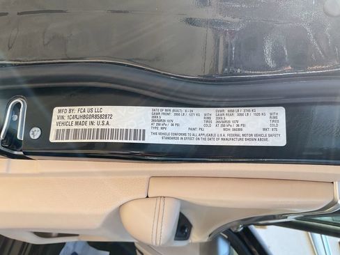 Used 2024 Jeep Grand Cherokee Limited w/ Luxury Tech Group II AWD/4WD image 30