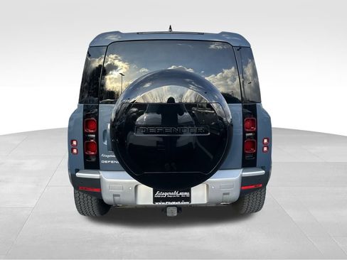 Used 2024 Land Rover Defender 110 S image 6