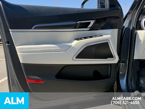 Used 2024 Kia Telluride S w/ S Sunroof Package image 9