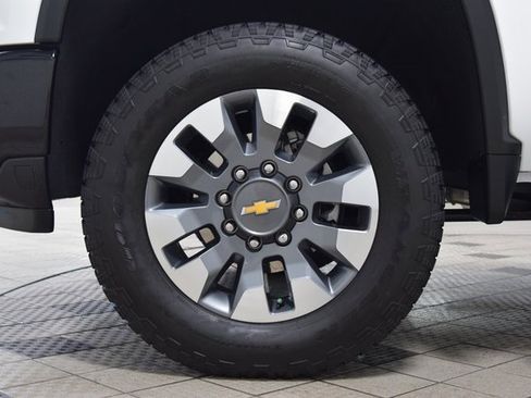 Used 2024 Chevrolet Silverado 2500 Custom w/ Custom Value Package image 29