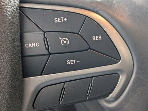 Used 2018 Jeep Grand Cherokee Altitude image 17