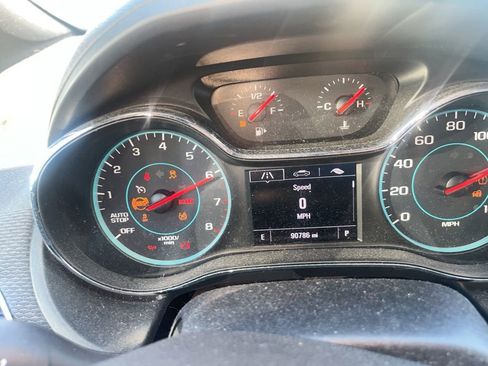Used 2018 Chevrolet Cruze LT w/ Convenience Package FWD image 11