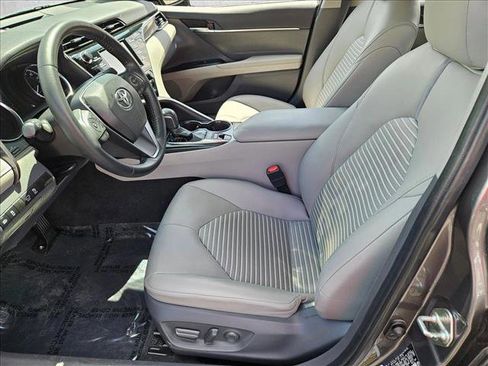 Used 2019 Toyota Camry SE image 15