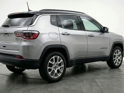 Used 2025 Jeep Compass Limited image 9