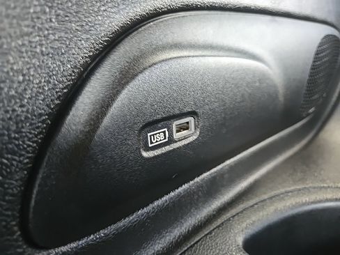 Used 2020 Chrysler Pacifica Limited w/ Advanced Safetytec Group image 97