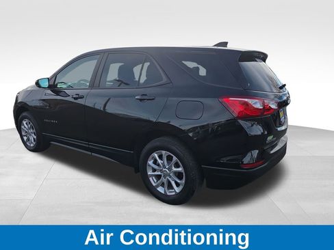 Used 2021 Chevrolet Equinox LS w/ LS Convenience Package image 4