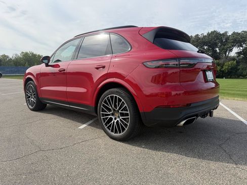 Used 2021 Porsche Cayenne AWD/4WD image 9