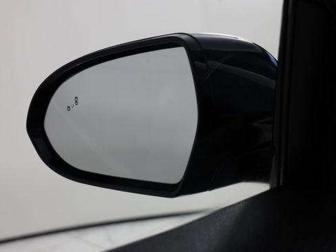 Used 2022 Kia Niro EX Premium w/ Cold Weather Package image 17