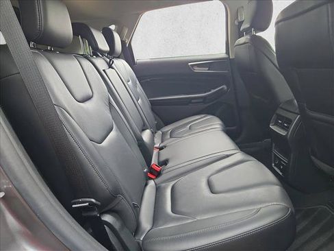 Used 2022 Ford Edge Titanium AWD/4WD image 17