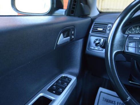 Used 2011 Volvo S40 T5 w/ Preferred Pkg image 48