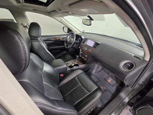 Used 2018 Nissan Pathfinder Platinum AWD/4WD image 15