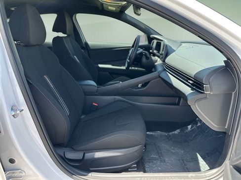 Used 2025 Hyundai Elantra Sport image 20