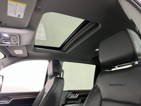 Used 2024 GMC Sierra 3500 Denali w/ Technology Package image 26