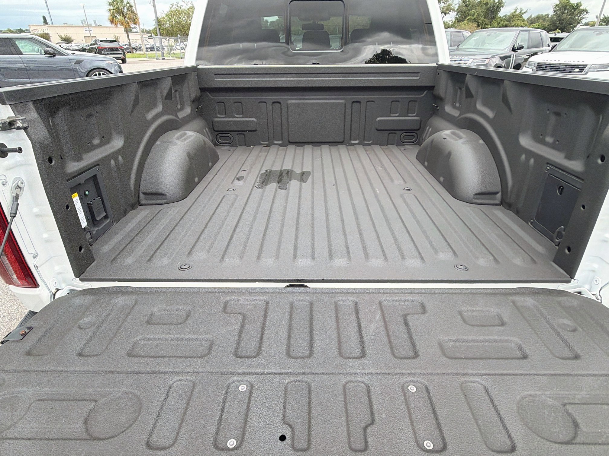 Used 2025 Ford F150 Lariat w/ Equipment Group 501A Mid AWD/4WD image 11