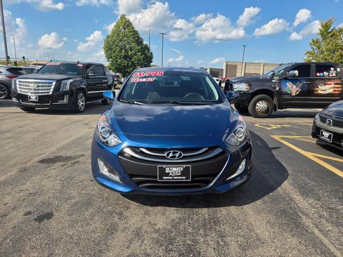 Used 2014 Hyundai Elantra GT FWD image 2
