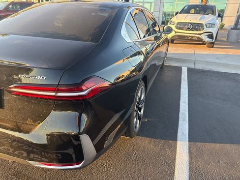 Used 2025 BMW i5 eDrive40i w/ Premium Package RWD image 4
