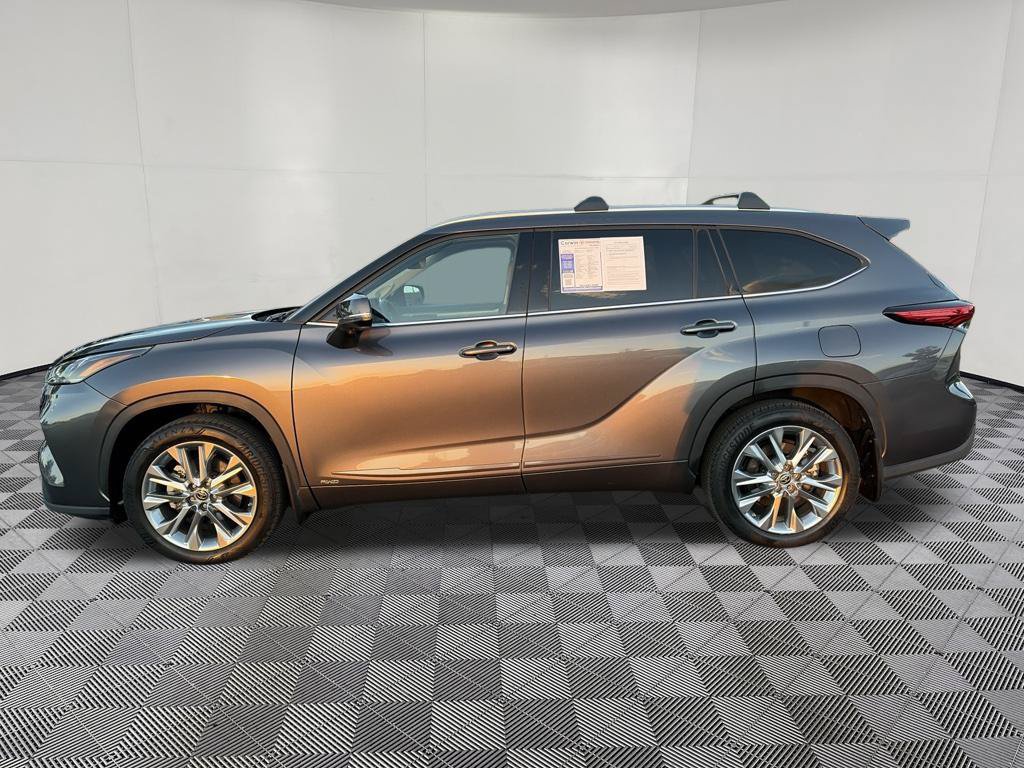 Used 2023 Toyota Highlander Limited w/ Protection Package #3 (TMS) AWD/4WD image 5