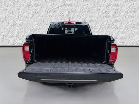 Used 2025 GMC Canyon Denali AWD/4WD image 12