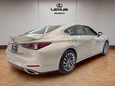 Used 2024 Lexus ES 350 Luxury image 3