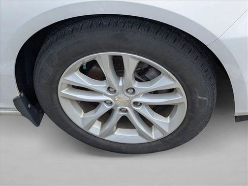Used 2018 Chevrolet Malibu LT image 8