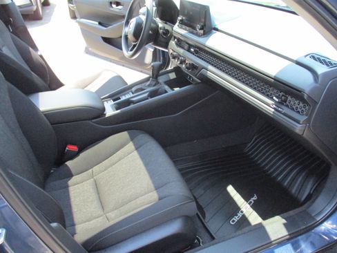 Certified 2023 Honda Accord EX image 14