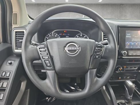 Used 2022 Nissan Frontier SV w/ Technology Package image 21