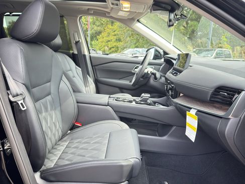 New 2026 Nissan Rogue Platinum w/ Platinum Premium Package image 16