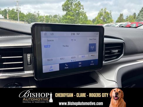 Used 2022 Ford Explorer XLT w/ Equipment Group 202A AWD/4WD image 38
