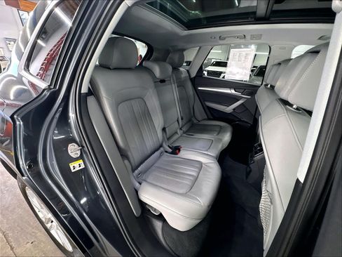 Used 2018 Audi Q5 2.0T Premium Plus w/ Premium Plus Package AWD/4WD image 28