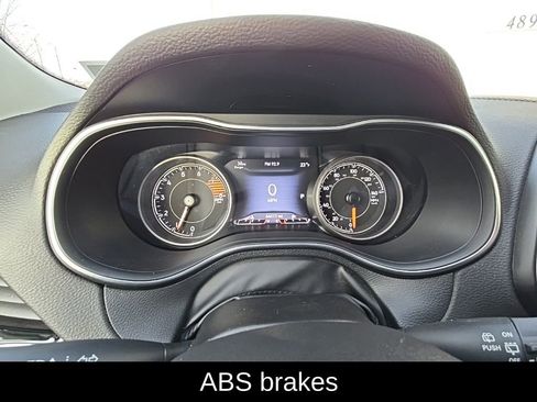 Used 2019 Jeep Cherokee Limited image 22