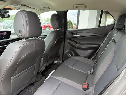 Certified 2024 Buick Encore GX Preferred w/ Comfort Package FWD image 17