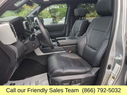 Used 2024 Toyota Tundra Platinum AWD/4WD image 11