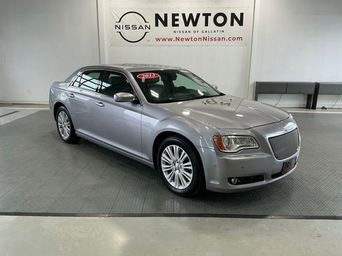 Used 2013 Chrysler 300 C Luxury Series w/ Light Group AWD/4WD image 1