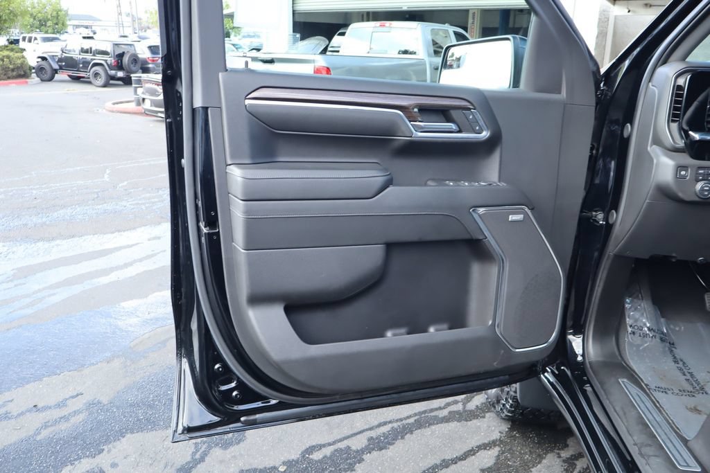 Used 2024 Chevrolet Silverado 1500 LT Trail Boss w/ Convenience Package II AWD/4WD image 18