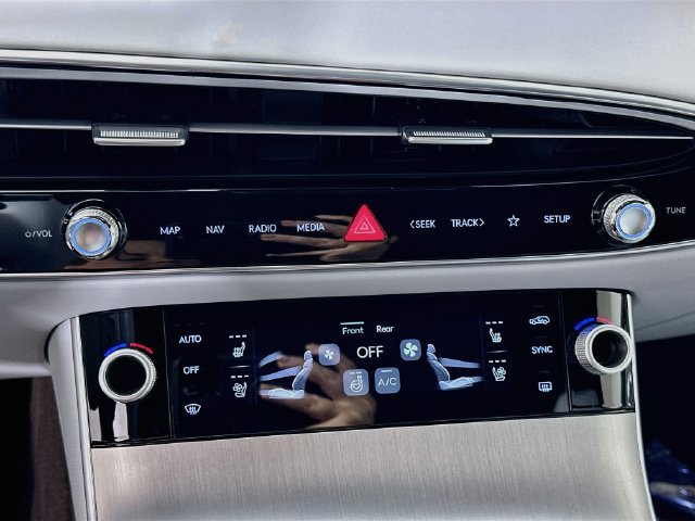 New 2027 Genesis GV70 2.5T Advanced AWD/4WD image 14