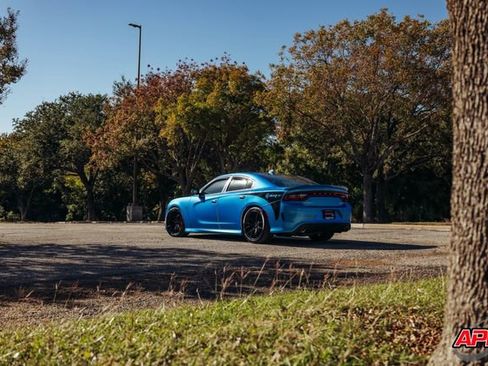 Used 2015 Dodge Charger SRT Hellcat image 19