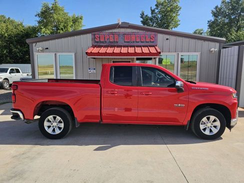 Used 2019 Chevrolet Silverado 1500 LT w/ Texas Edition RWD image 6
