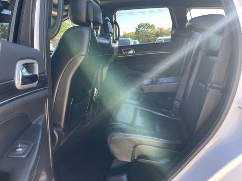 Certified 2021 Jeep Grand Cherokee Limited w/ Luxury Group II image 29