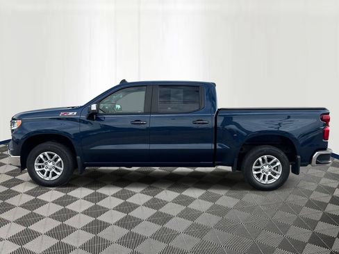Used 2023 Chevrolet Silverado 1500 LT w/ Z71 Off-Road Package AWD/4WD image 2