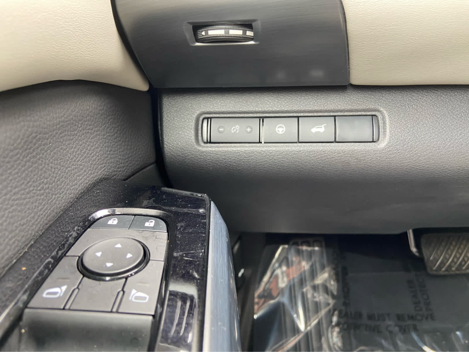 Used 2025 Nissan Pathfinder SL w/ Cargo Package AWD/4WD image 27