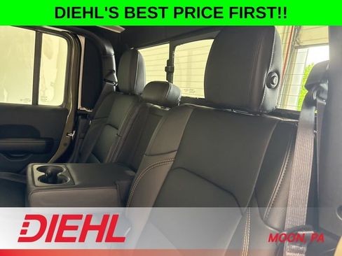 New 2026 Jeep Gladiator Sport AWD/4WD image 16