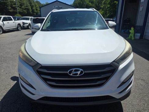 Used 2016 Hyundai Tucson Sport FWD image 2