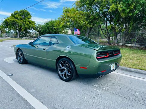 Used 2019 Dodge Challenger R/T RWD image 3
