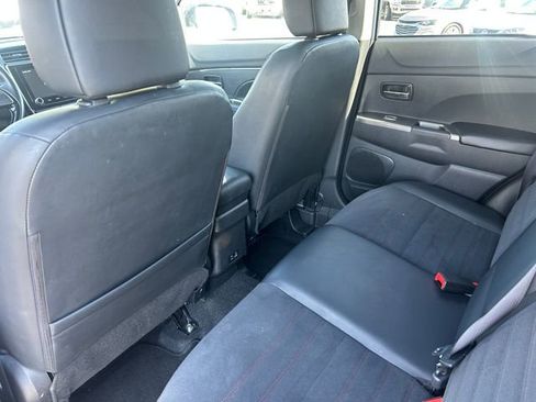 Used 2024 Mitsubishi Outlander Sport SE image 31