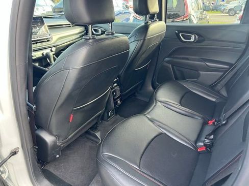 Used 2024 Jeep Compass Trailhawk image 16