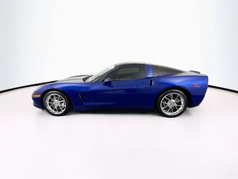 Used 2006 Chevrolet Corvette Coupe w/ Preferred Equipment Group RWD image 12
