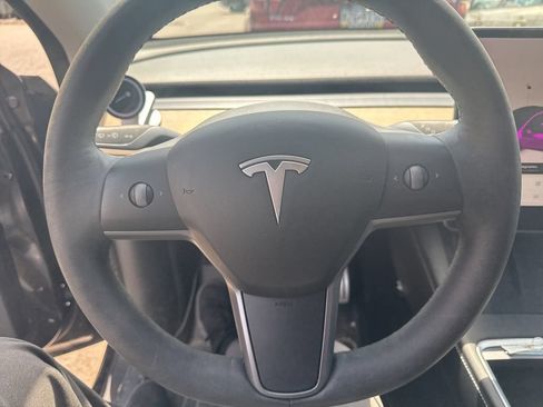 Used 2021 Tesla Model Y Performance AWD/4WD image 9