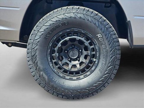 Used 2019 RAM 1500 Classic SLT image 27