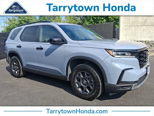 Certified 2025 Honda Pilot TrailSport image 1